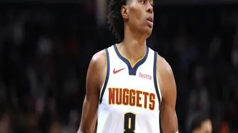 篮球盛事盘点：重大转会回顾，经典瞬间重现