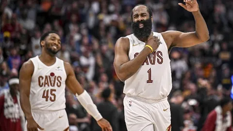 “巅峰瞬间 丨三天刷新纪录！中国健儿在亚冬会绽放“中国速度”荣光”